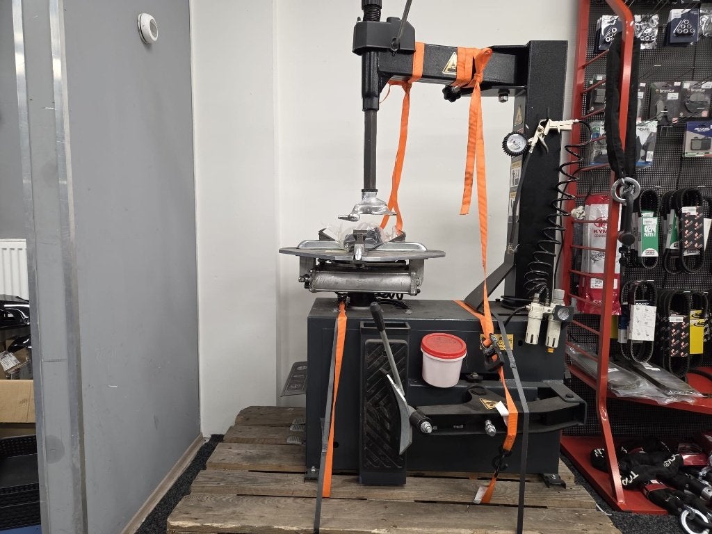 Weber banden demonteermachine, Ophalen, Info@recycle-ride.nl, Zo goed als nieuw, Marsdiepstraat 365