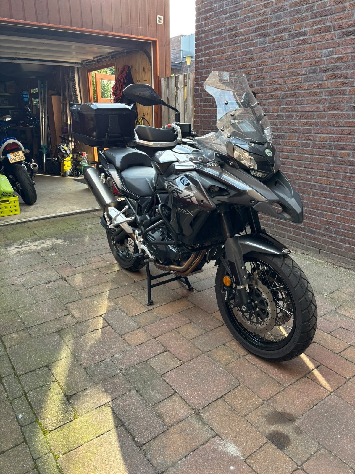 Benelli TRK502X - Goed onderhouden A2 motor, koffer & ABS, 2 cilinders, Gebruikt, Particulier, Toermotor