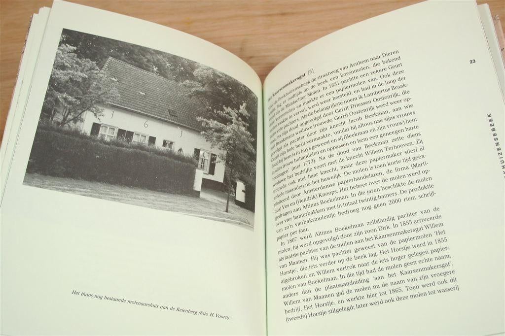 Wonen in Papiermakersland — Bührmann-Ubbens Papier [1991], Ophalen of Verzenden, Zo goed als nieuw