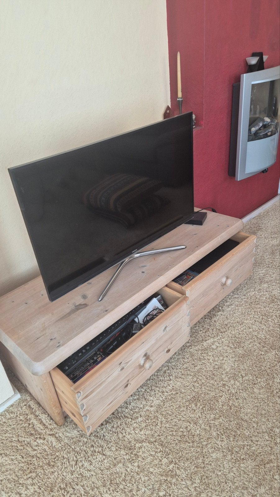 Valhal TV-meubel van gezeept grenen (132x40x50 cm), Ophalen, Gebruikt, 100 tot 150 cm, Minder dan 100 cm