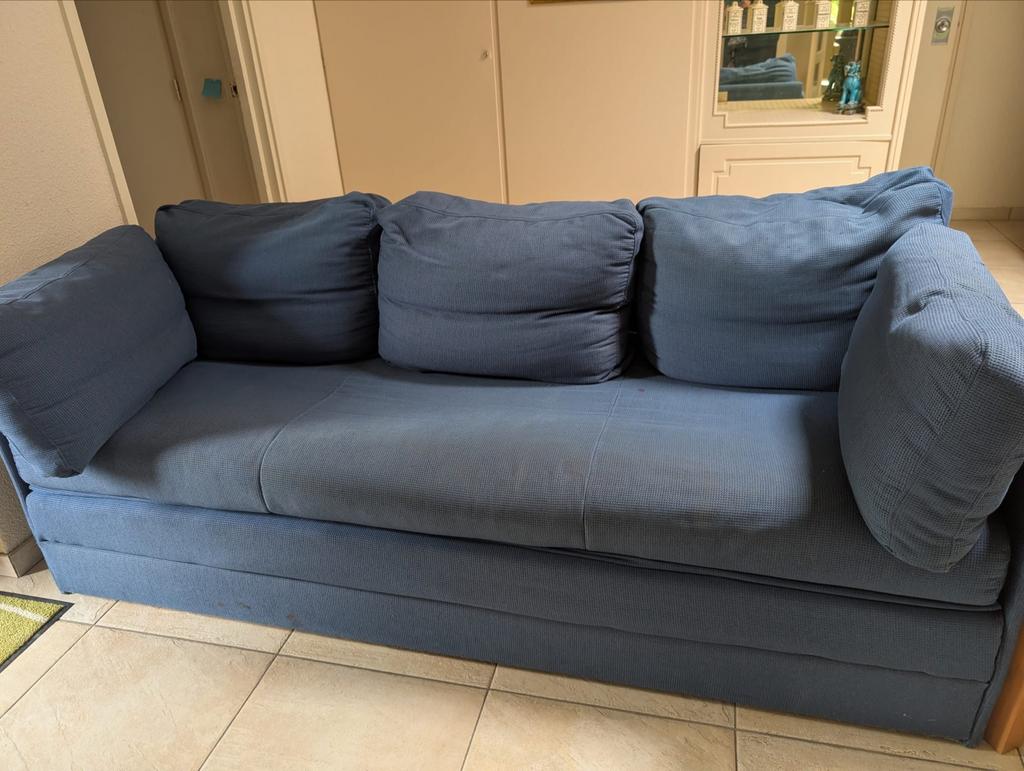 Comfortabele blauwe slaapbank - Gebruikt, Huis en Inrichting, Banken | Sofa's en Chaises Longues, Ophalen, Gebruikt, Tweepersoons