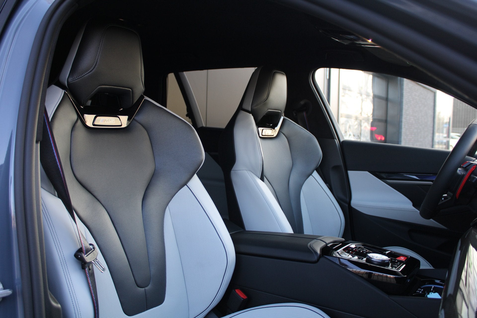 Foto 20 van BMW 5 Serie Touring M5 | KERAMISCH | BTW | M-DRIVE PROFESSIO