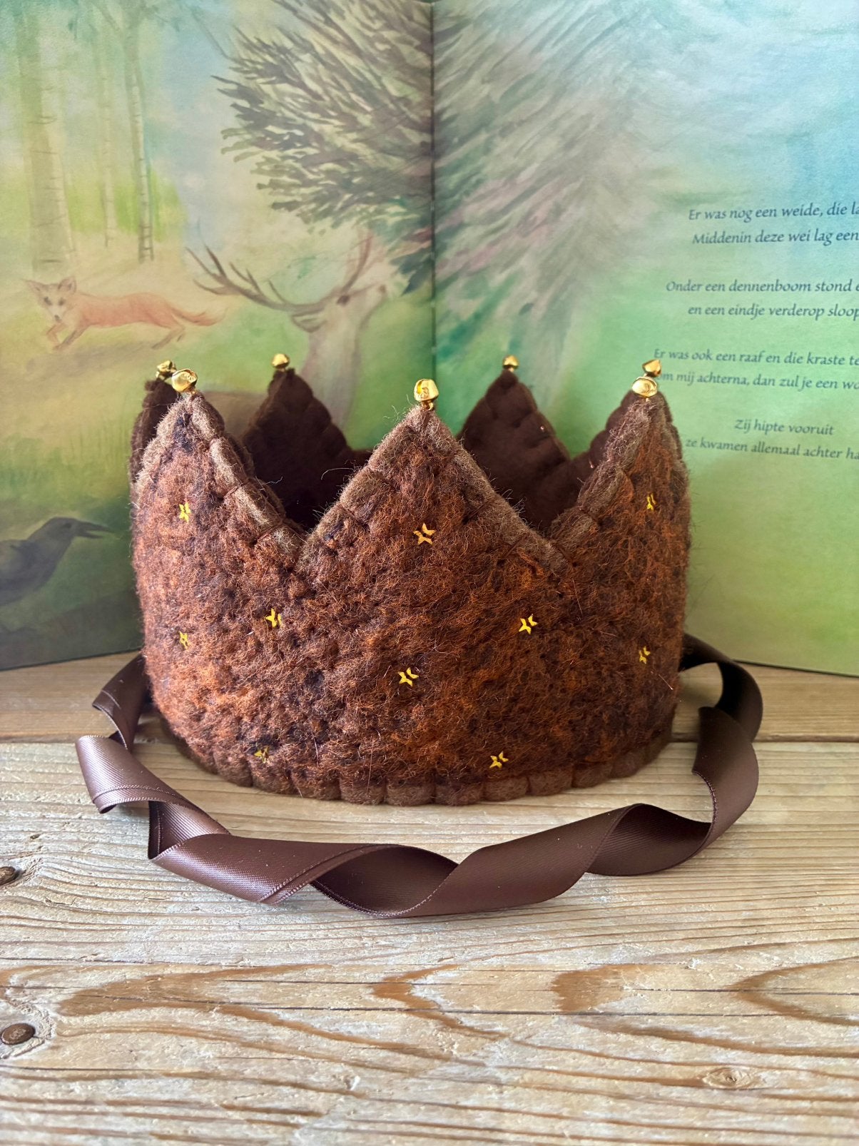 Handgemaakte Vilten Kroon met Bijen en Bloemen, Hobby en Vrije tijd, Verzenden, Nieuw