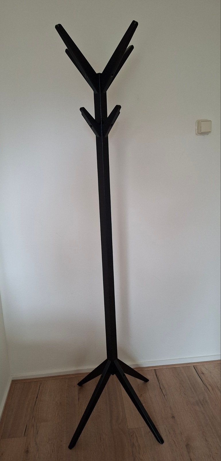 Moderne zwarte staande kapstok, Huis en Inrichting, Ophalen, Gebruikt, Staande kapstok, 150 tot 200 cm