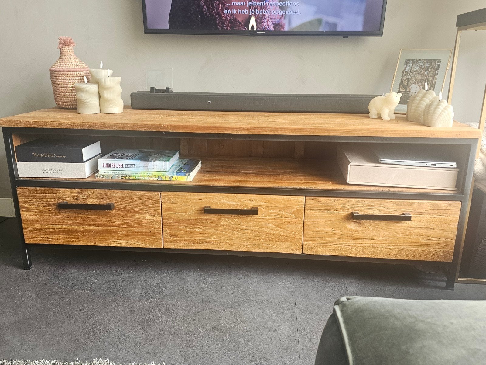 Pronto Romaro TV-meubel 147 cm - Zo goed als nieuw, 100 tot 150 cm, Zo goed als nieuw, Minder dan 100 cm, 25 tot 50 cm