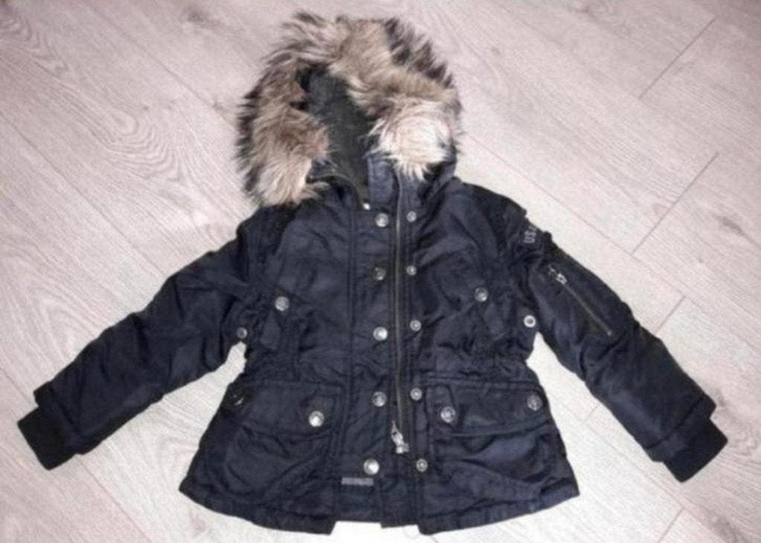 Airforce winterjas maat 2
92/98?
Ziet eruit als nieuw., Ophalen of Verzenden, Zo goed als nieuw, Meisje, Jas