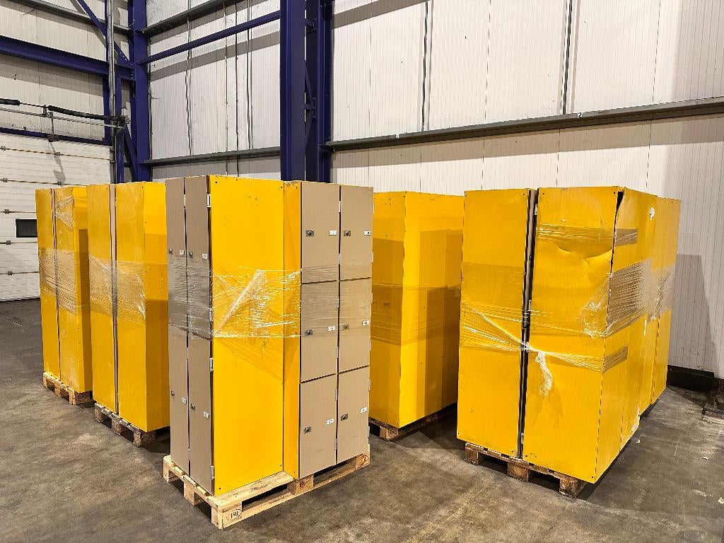 Partij kluisjes / lockers – 43 kasten (4/6vaks)– 11 pallets, Ophalen, Gebruikt