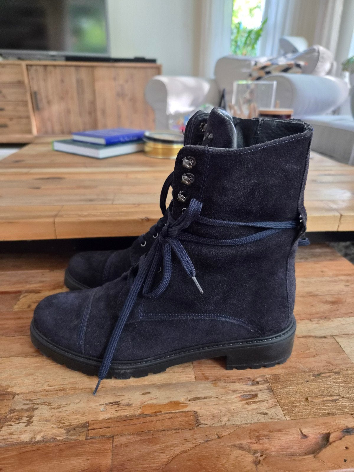 Donkerblauwe suède veterlaarzen met studs, Blauw, Lage of Enkellaarzen, Ophalen of Verzenden, Onbekend