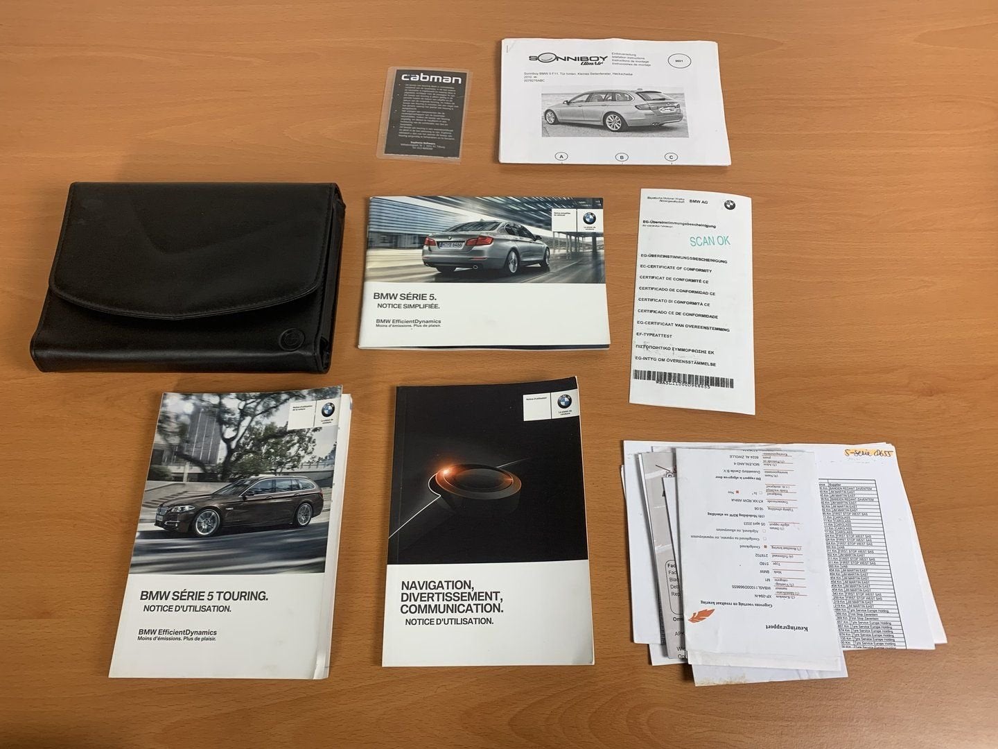 bmw 5 serie F10 F11 sedan + combi map met instructieboekjes, Auto diversen, Ophalen of Verzenden