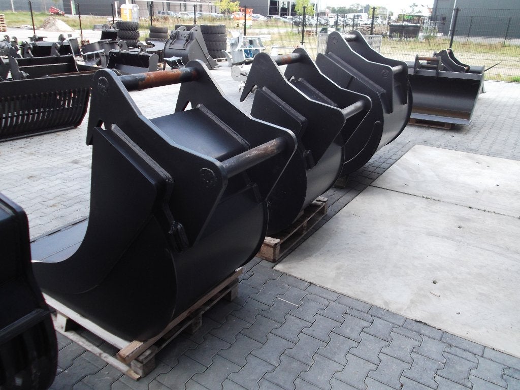 Foto 4 van Betaalbare graafbakken met S70 ophanging op voorraad