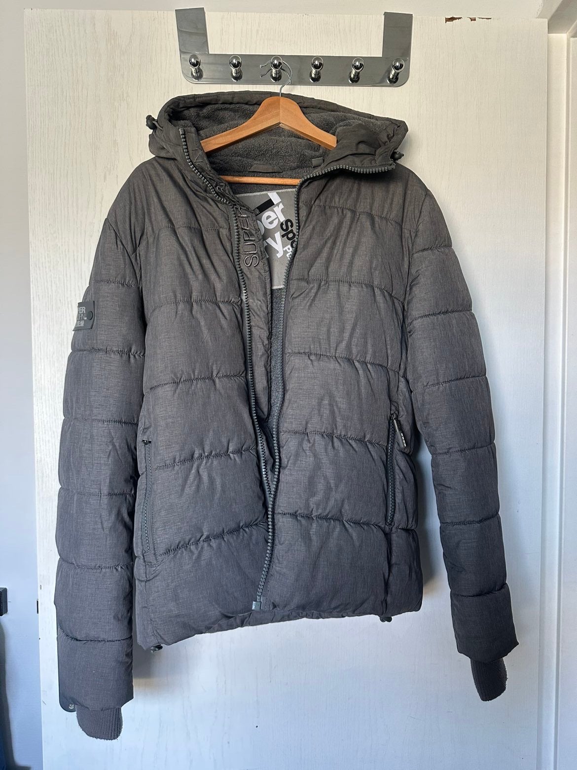 Superdry winterjas – maat M, Ophalen of Verzenden, Zo goed als nieuw, Maat 48/50 (M), Grijs