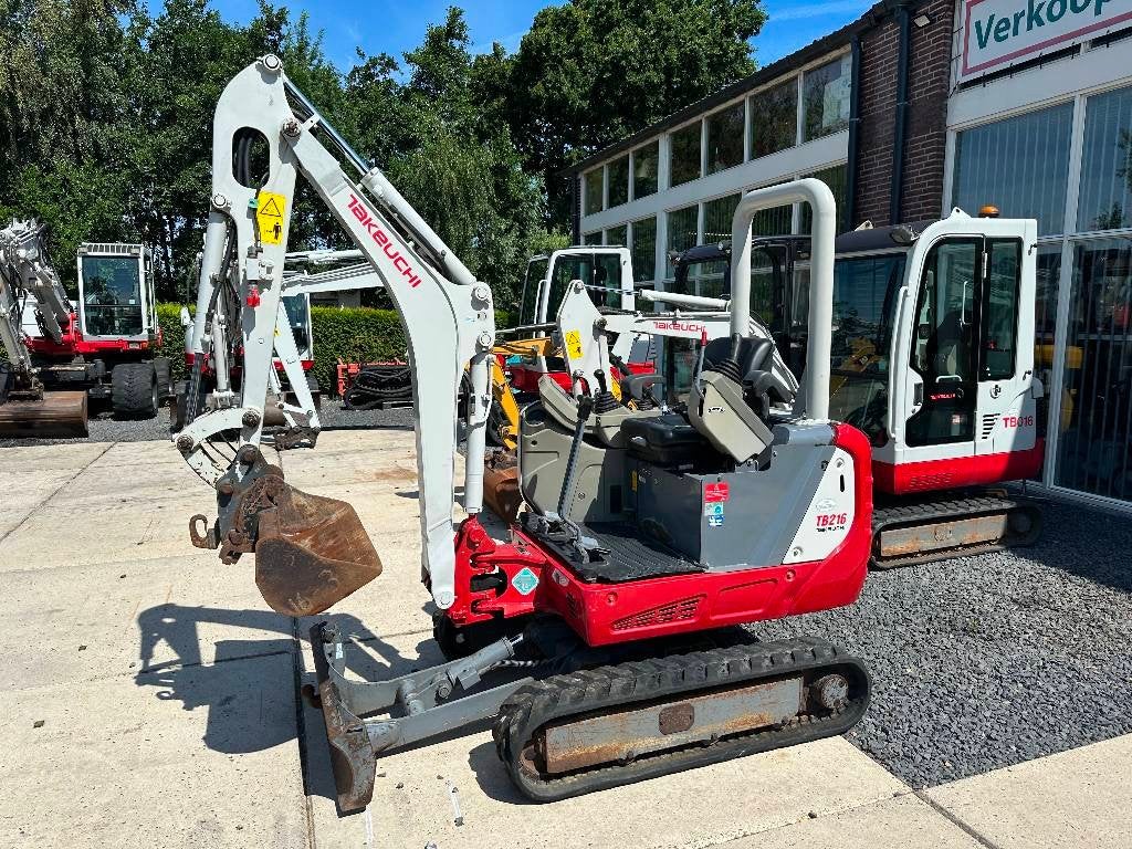 Takeuchi TB 216 (bj 2016), Graafmachine