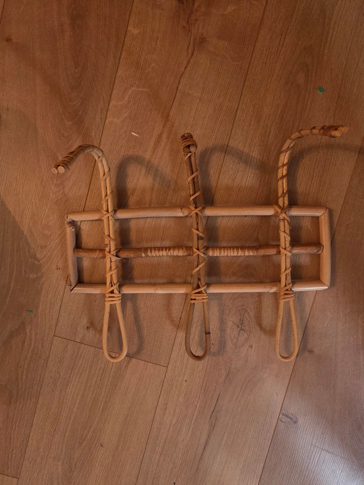 Rotan wandkapstok met 3 haken, Wandkapstok, Gebruikt, Ophalen of Verzenden, Minder dan 100 cm