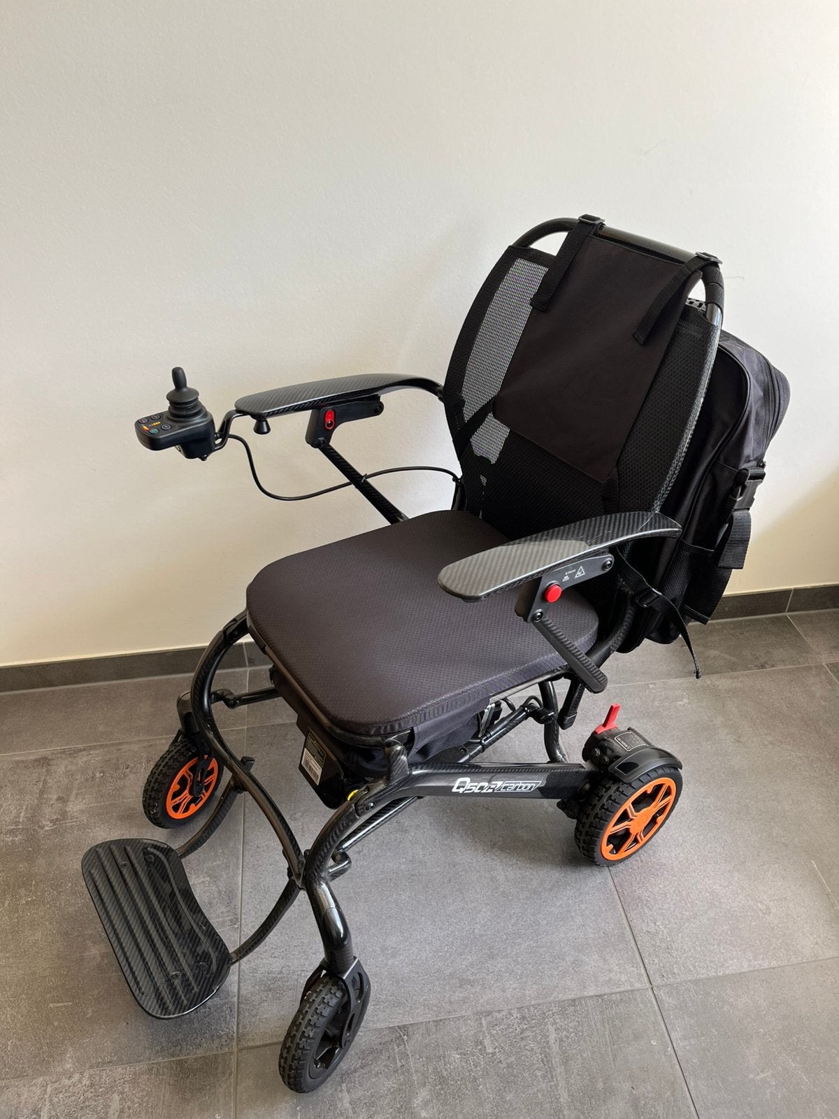 Quickie Q50R Carbon rolstoel, Ophalen, Inklapbaar, Zo goed als nieuw, Elektrische rolstoel