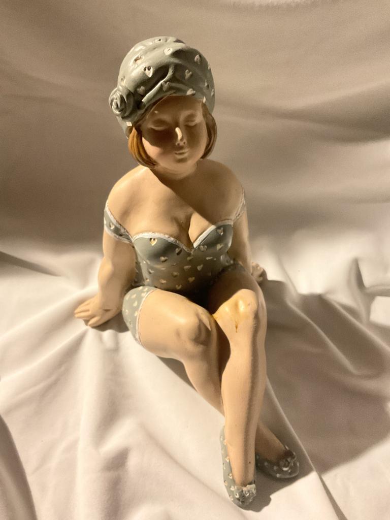 Vintage beeld van dame in badpak - Retro decoratie, Verzamelen, Beelden en Beeldjes, Ophalen of Verzenden, Gebruikt, Mens