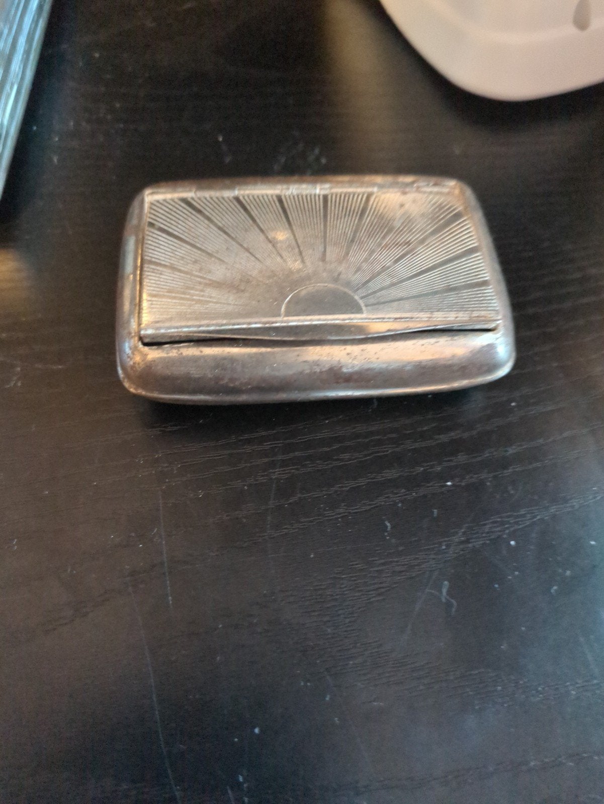 Antieke zilveren sigarettendoos met zonnestraalmotief, Antiek en Kunst, Ophalen of Verzenden, Zilver