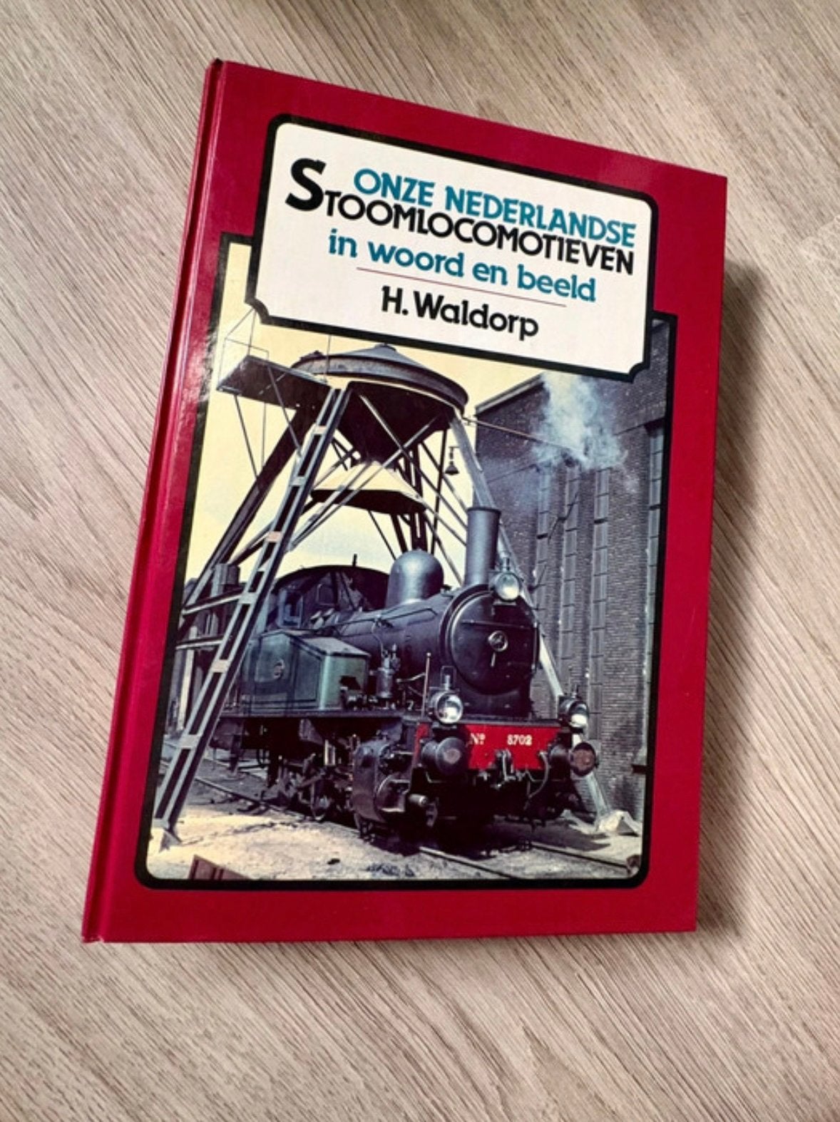 Boek: Onze Nederlandse Stoomlocomotieven (7e druk), Verzamelen, Ophalen of Verzenden, Zo goed als nieuw, Trein, Boek of Tijdschrift