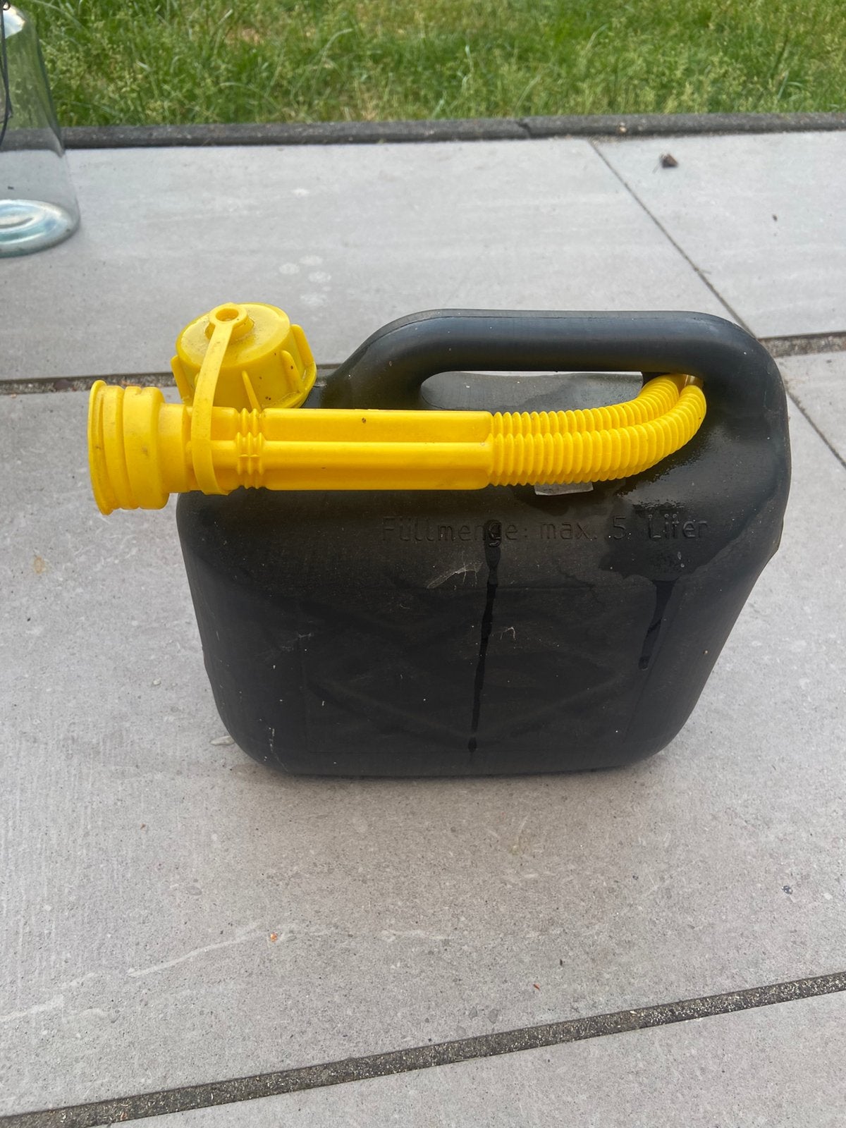 Jerrycan 5 liter, Ophalen