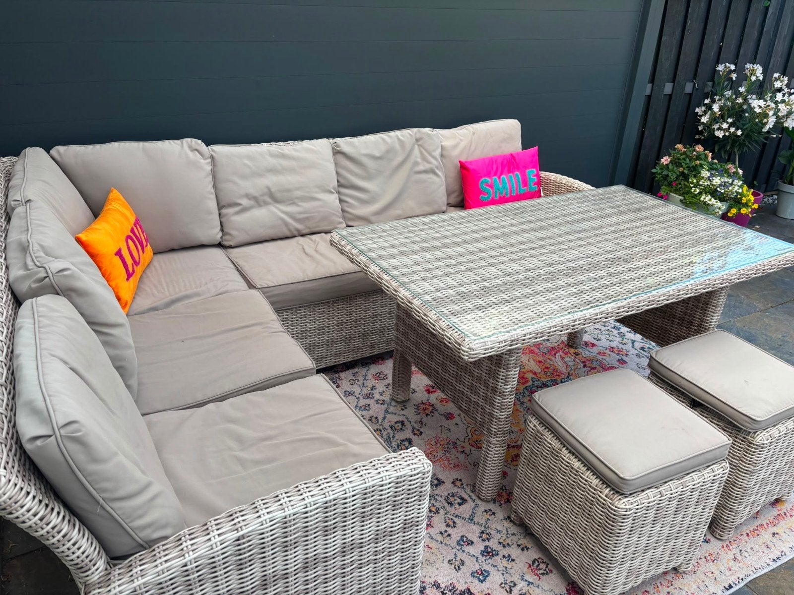 Wicker loungeset met eettafel en 2 krukjes, Tuin en Terras, Tuinsets en Loungesets, Ophalen, Gebruikt, Bank, 6 zitplaatsen