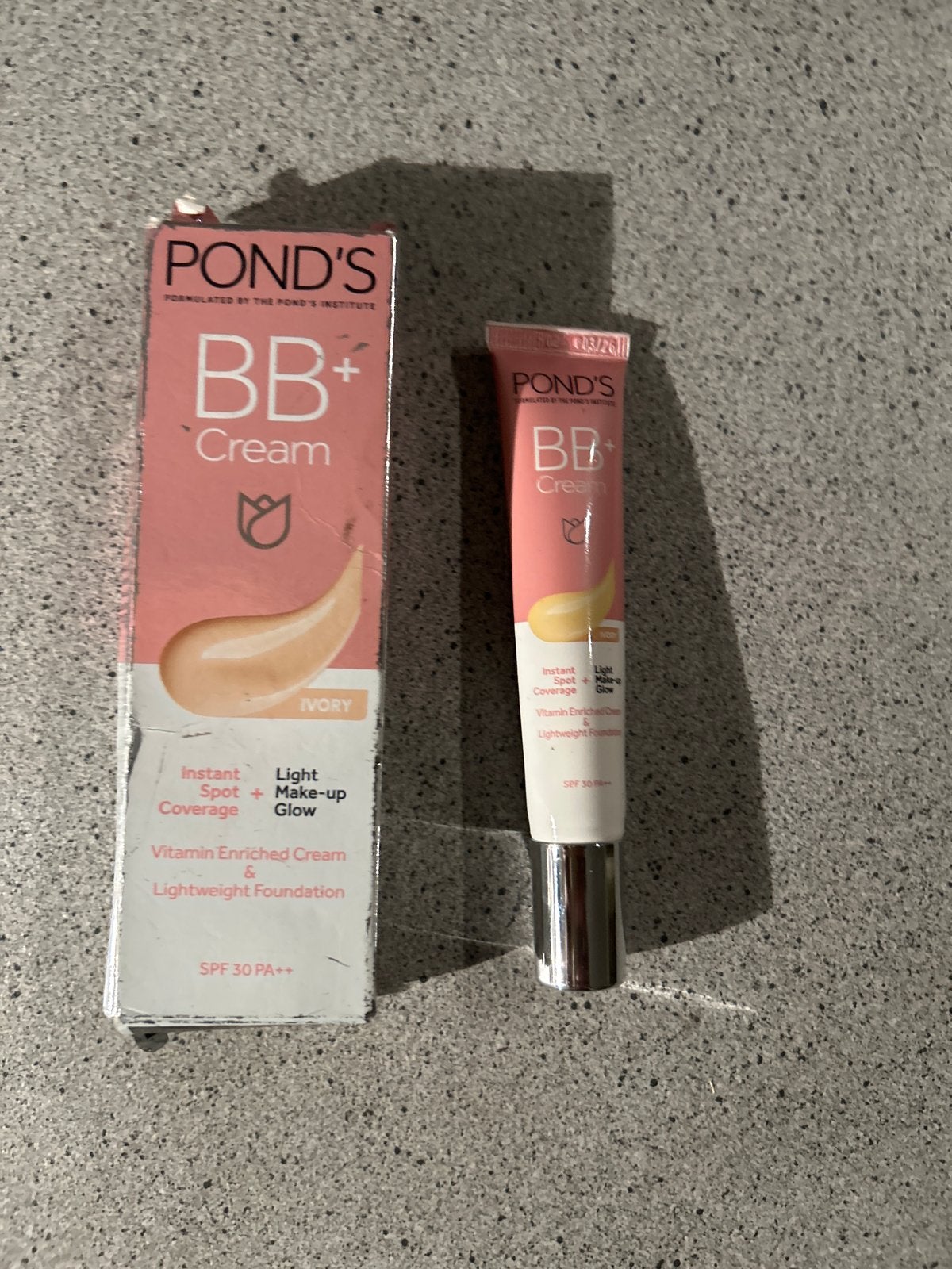 Pond's BB+ Cream Ivory SPF 30 PA++, Sieraden, Tassen en Uiterlijk, Uiterlijk | Cosmetica en Make-up, Gehele gezicht, Beige, Nieuw
