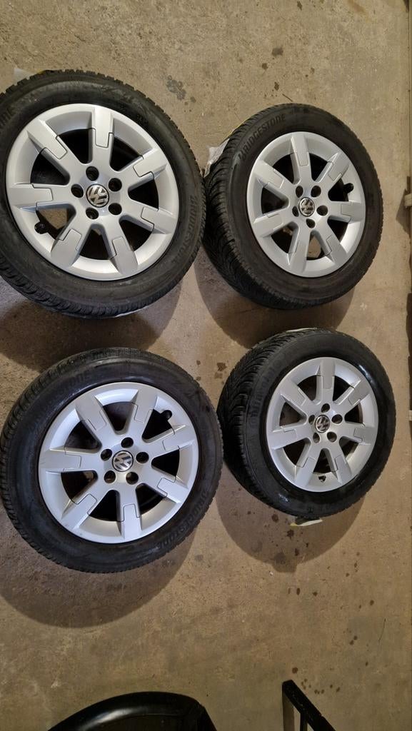VW Polo. Velgen met Bridgestone Winterbanden 15 inch, Auto-onderdelen, Banden en Velgen, Ophalen, Gebruikt, 15 inch, Banden en Velgen