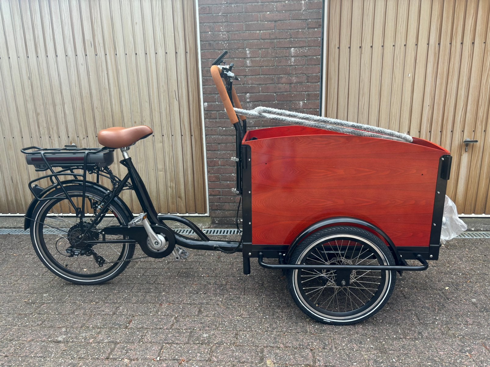 Nieuwe elektrische bakfiets compleet en helemaal rijklaar, Ophalen of Verzenden, Zo goed als nieuw, 4 kinderen of meer