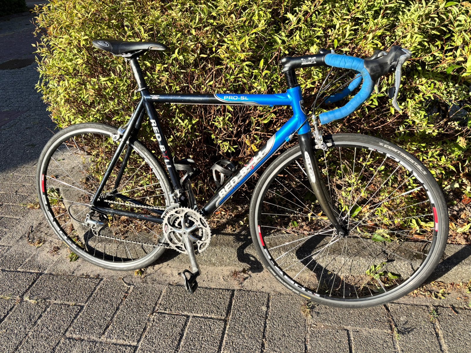 RedBull Pro-SL 57-metalic blauw- Ultegra-Industriële lagers, 28 inch, Gebruikt, Velgrem, Aluminium