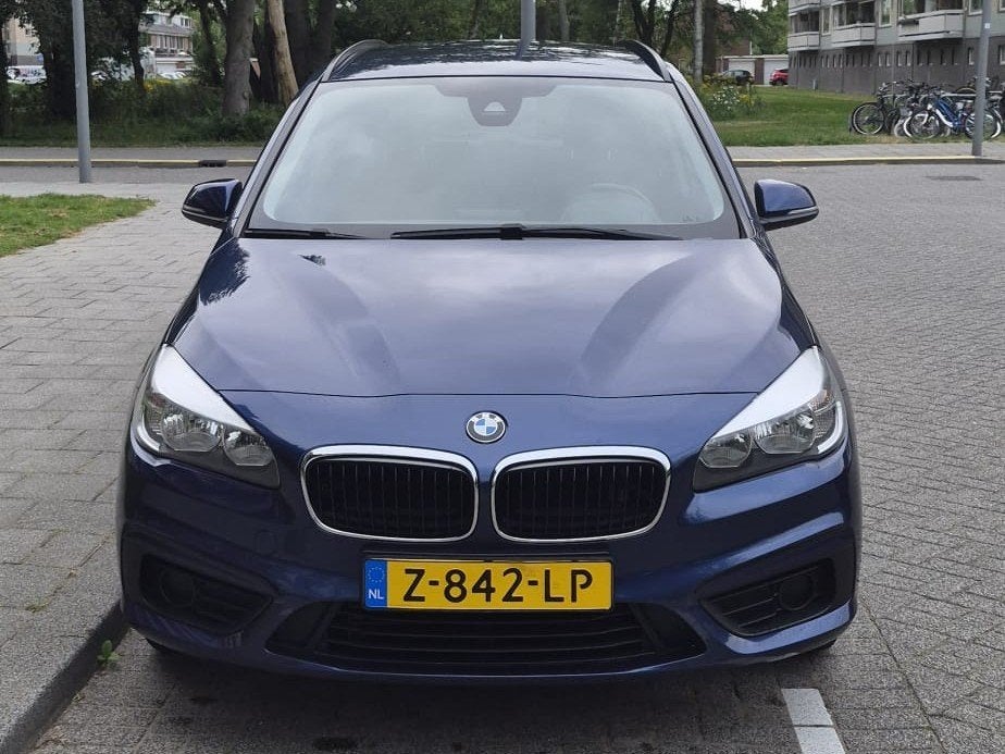BMW 218i Gran Tourer Automaat 7-persoons | CarPlay | Camera, Auto's, BMW, Zwart, 2-Serie Gran Tourer, Blauw, 7 stoelen