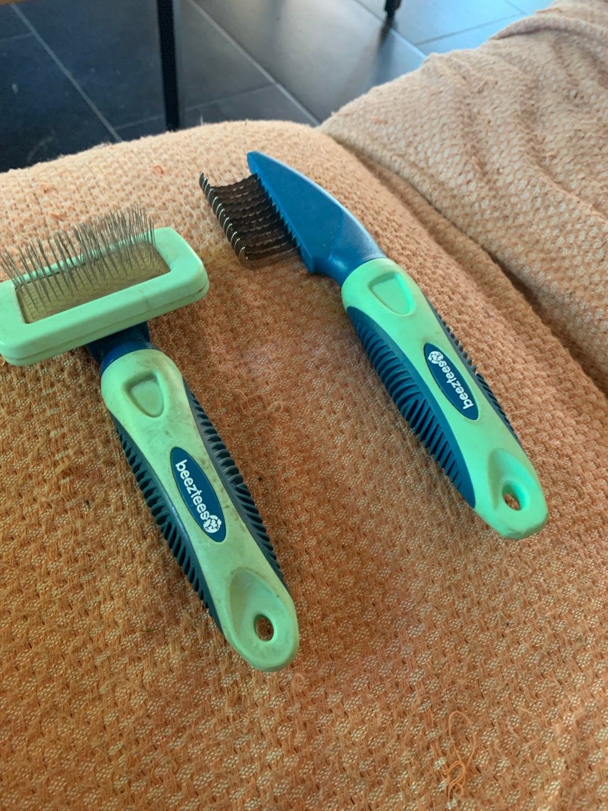 Honden trim accessoires /borstels, Dieren en Toebehoren, Ophalen of Verzenden, Gebruikt