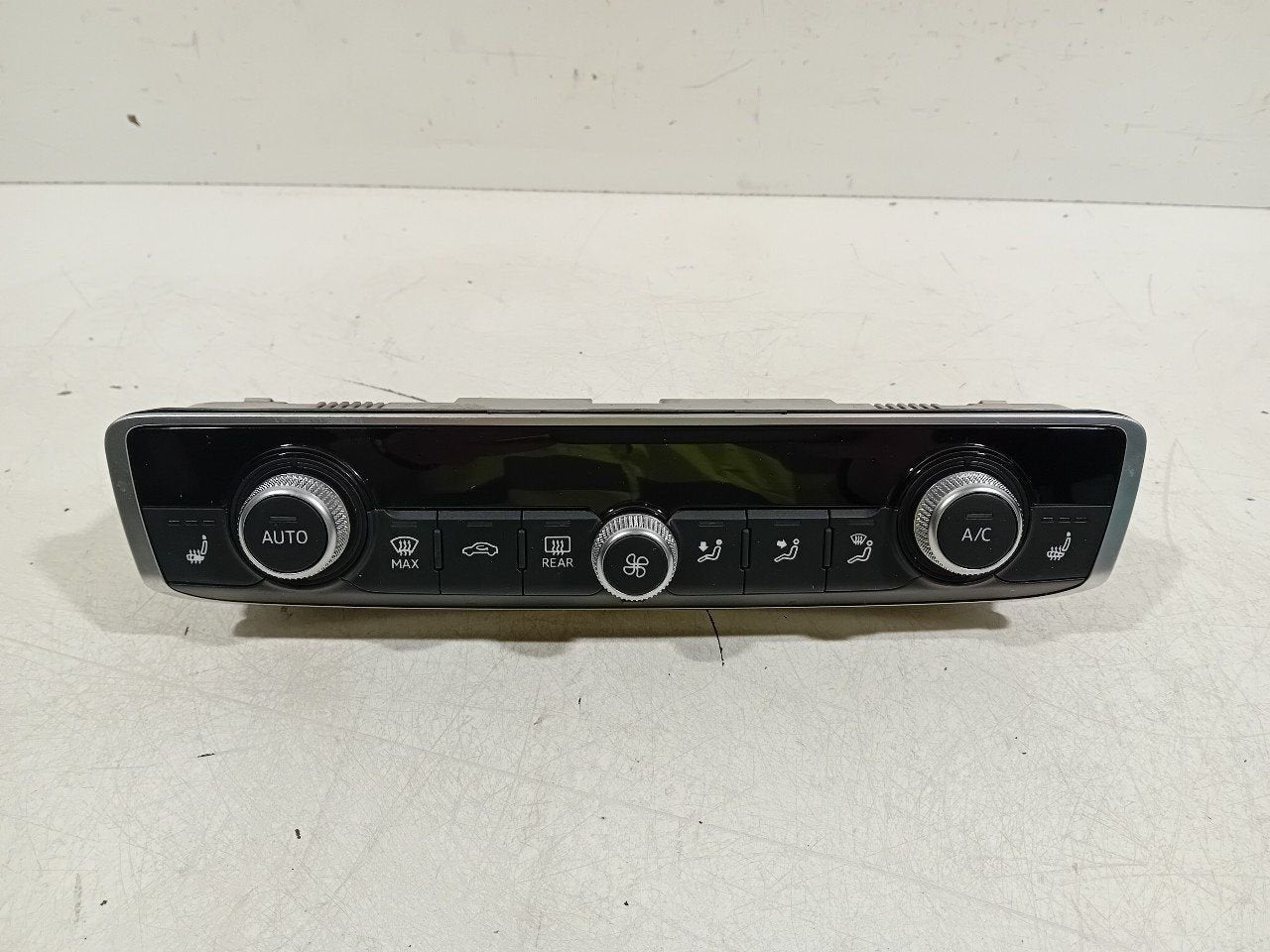 Bedieningspaneel kachel Audi A3, Auto-onderdelen, Onderdelen@venauto.nl, Van der Ven Autorecycling B.V., Gebruikt, Ettenseweg 76, 4706 PB Roosendaal, The Netherlands