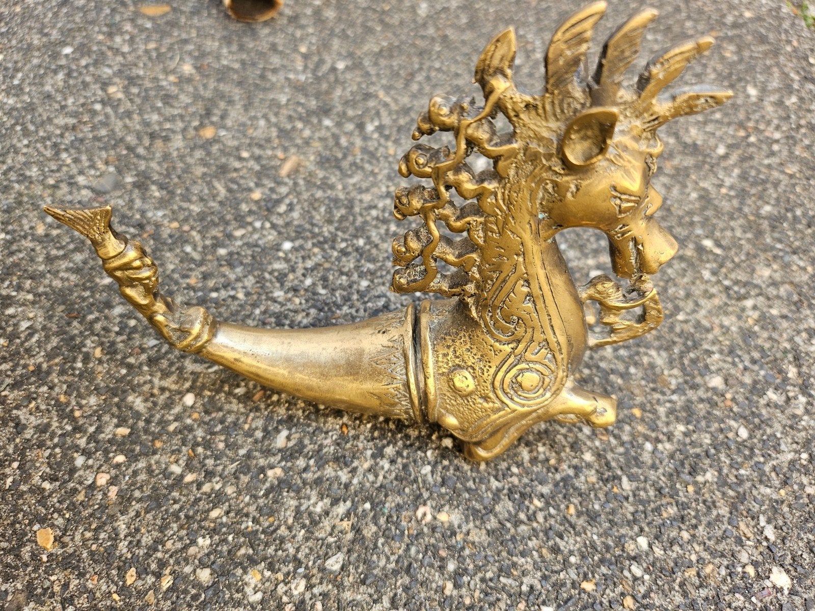 Antieke bronzen draak/paard sculptuur.Batak Indonesië,, Antiek en Kunst, Antiek | Koper en Brons, Ophalen of Verzenden, Brons