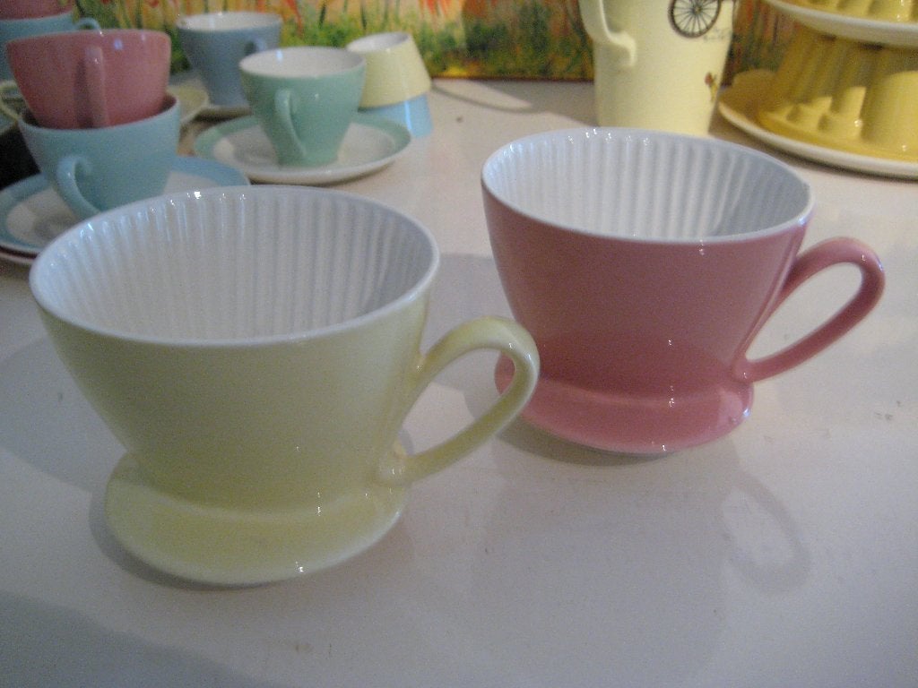 2 Pastel Regout Koffiefilters 1,5 ltr Roze en Geel, Ophalen of Verzenden