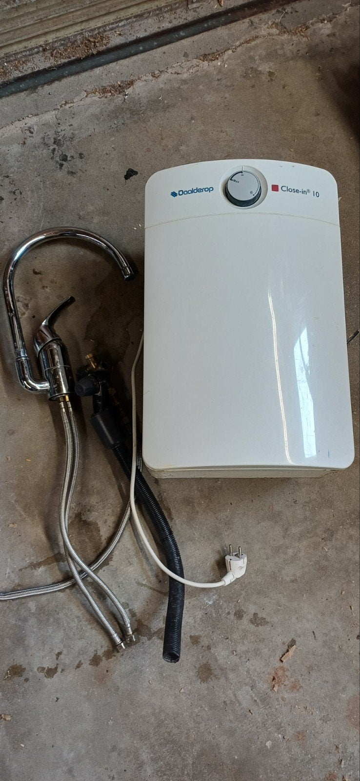 Te koop daalderop 10 liter close in boiler set, Doe-het-zelf en Verbouw, Geisers en Boilers, Minder dan 20 liter, Ophalen, Gebruikt