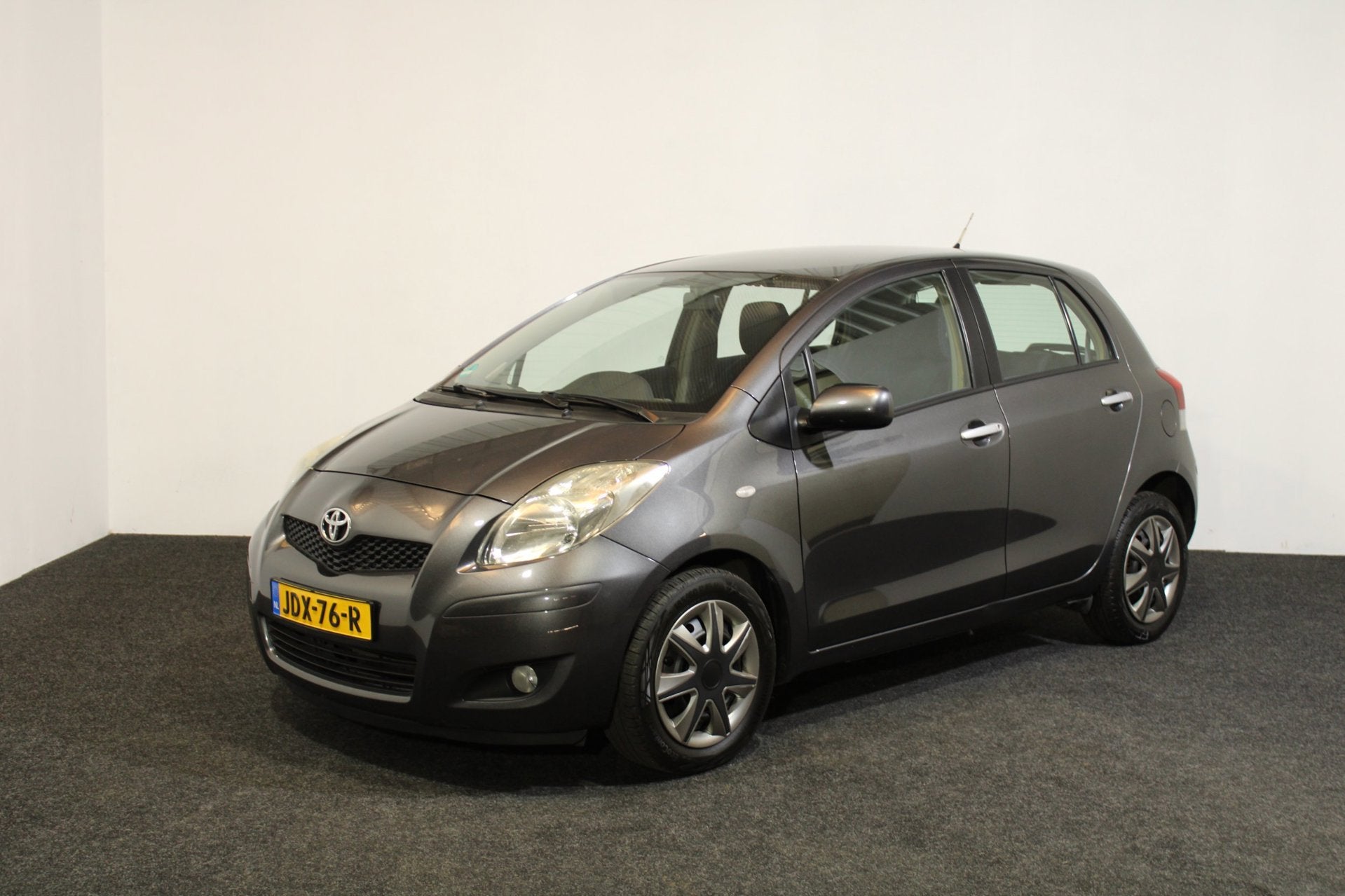 Toyota Yaris 1.3 VVTi Aspiration–Compact betrouwbaar én c, Auto's, Toyota, Voorwielaandrijving, 1025 kg, Gebruikt, Zwart