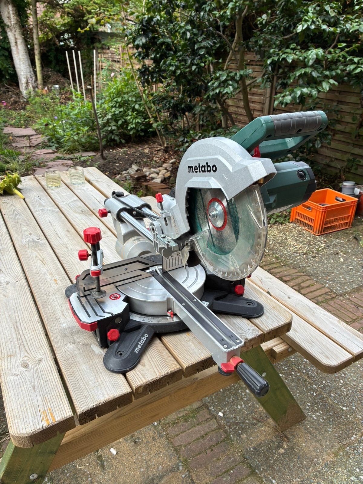Metabo KGS 254 M afkortzaag, Doe-het-zelf en Verbouw, Ophalen, Zo goed als nieuw, Afkortzaag, 30 tot 70 mm