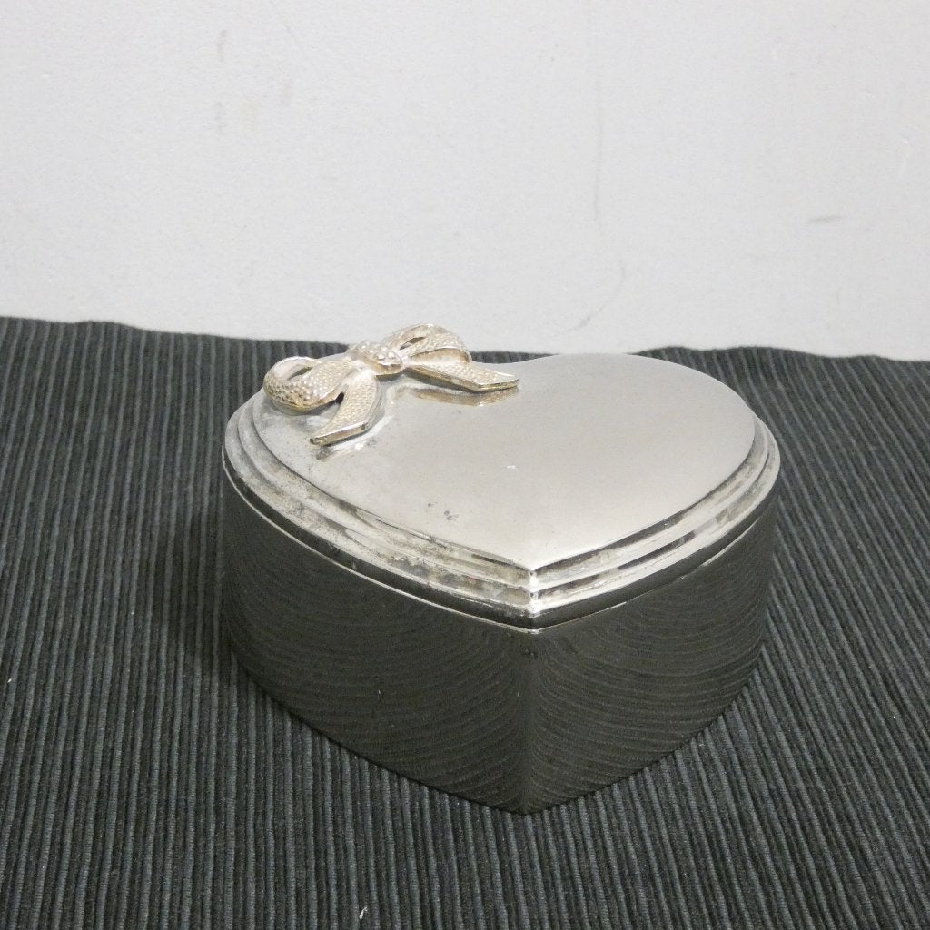 doosje in vorm van een hart [464], Ophalen of Verzenden