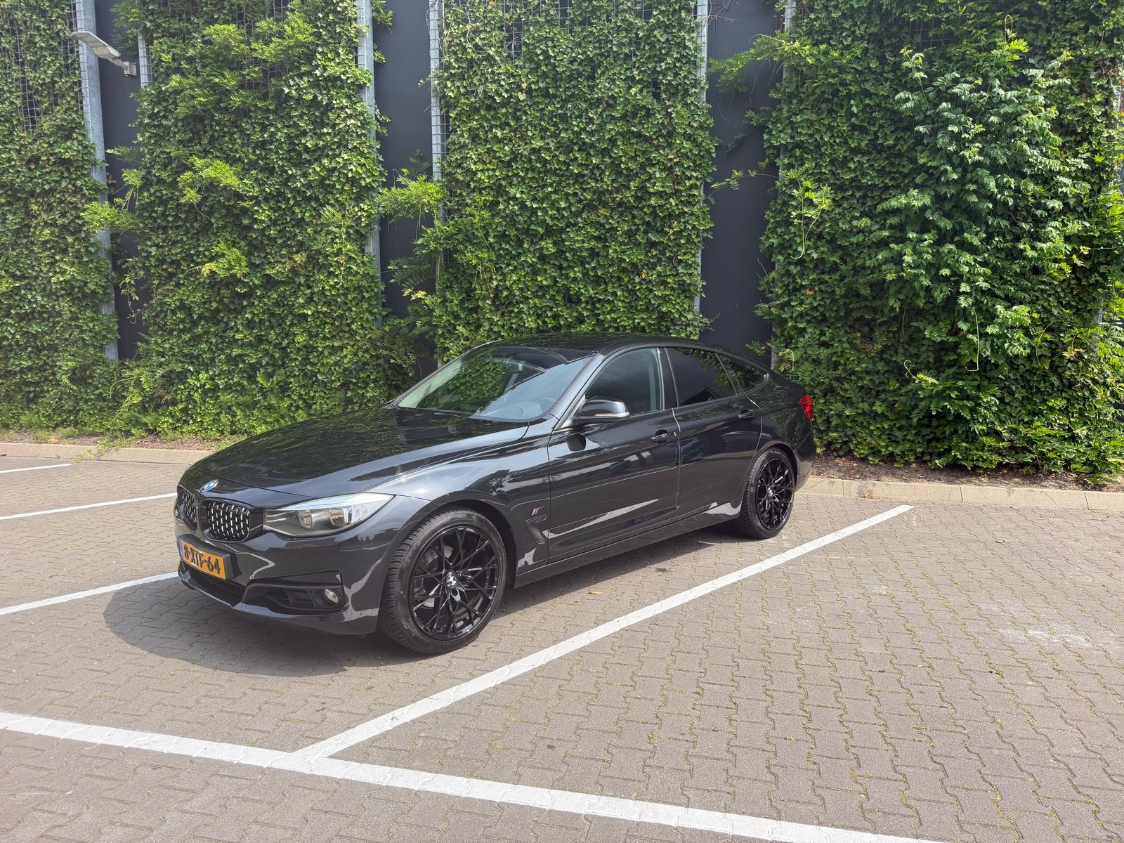 BMW 3-Serie GT 320I 2014 Zwart, Auto's, BMW, 183 pk, 15 km/l, 4 cilinders, Zwart