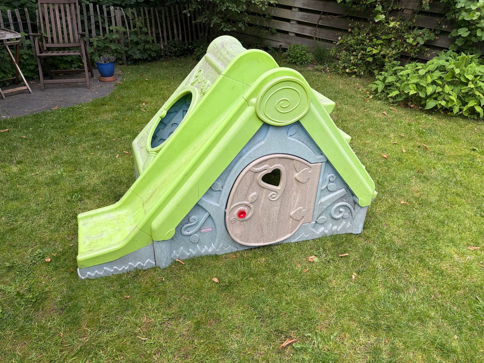 Keter Speelhuisje met Glijbaan, funtivity, 120cm hoog, Ophalen, Gebruikt, Kunststof