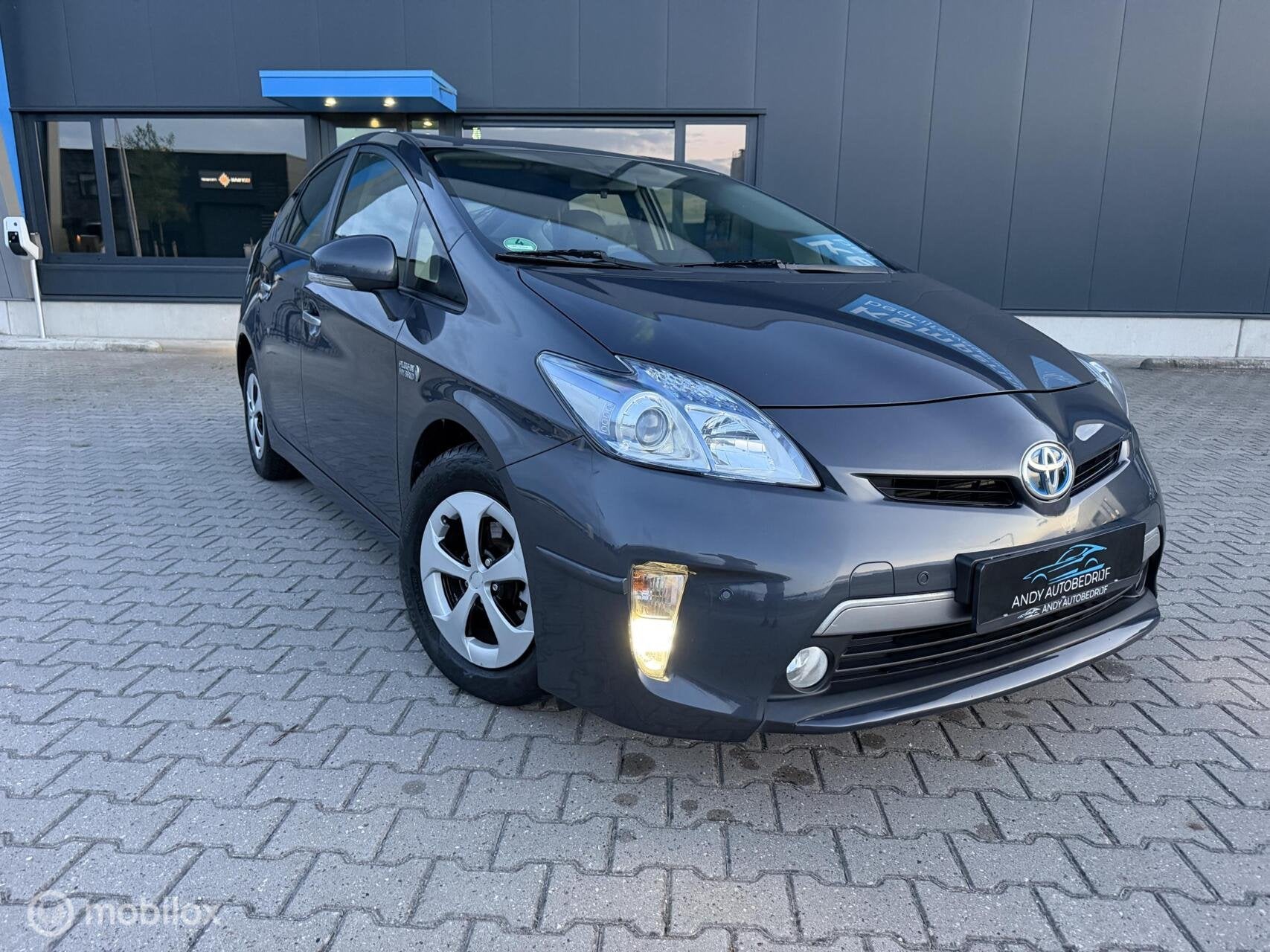 Toyota Prius 1.8 Business, Auto's, 136 pk, Gebruikt, 4 cilinders, Leder