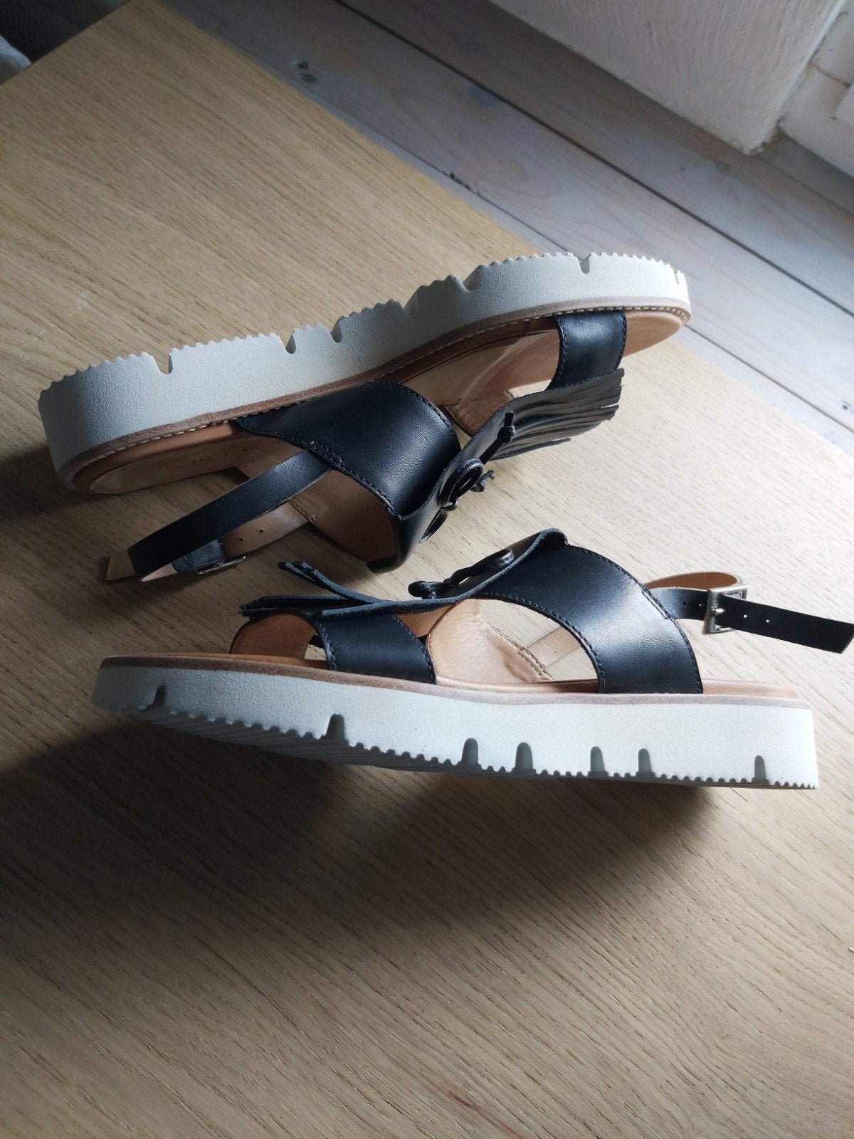 Wirth Sandalen met franjes en plateauzool - Maat 37 nieuw, Ophalen, Zwart, Nieuw, Sandalen of Muiltjes