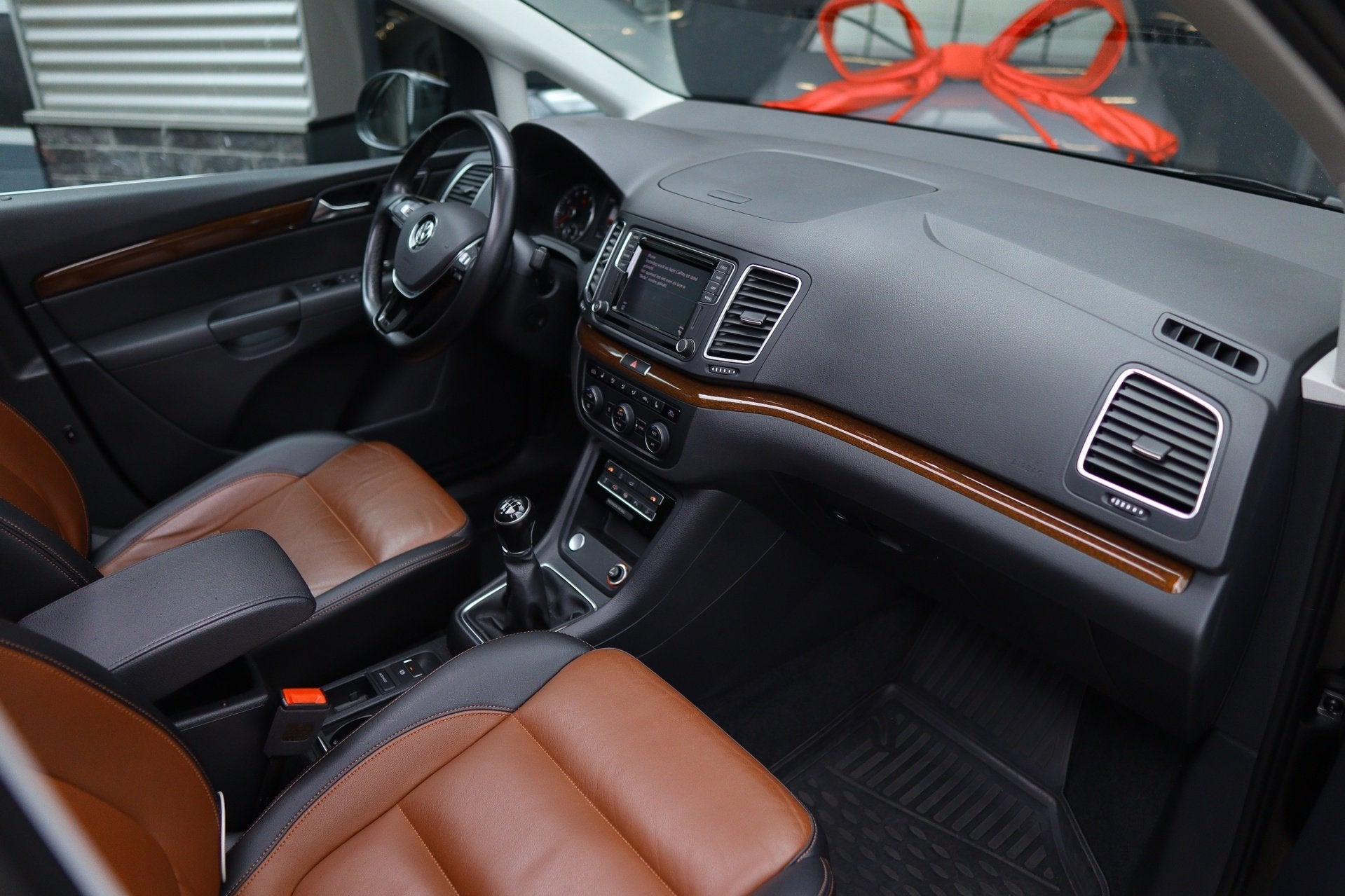 Foto 48 van Volkswagen SHARAN 1.4 TSI Exclusive Series 7 zits Full optio