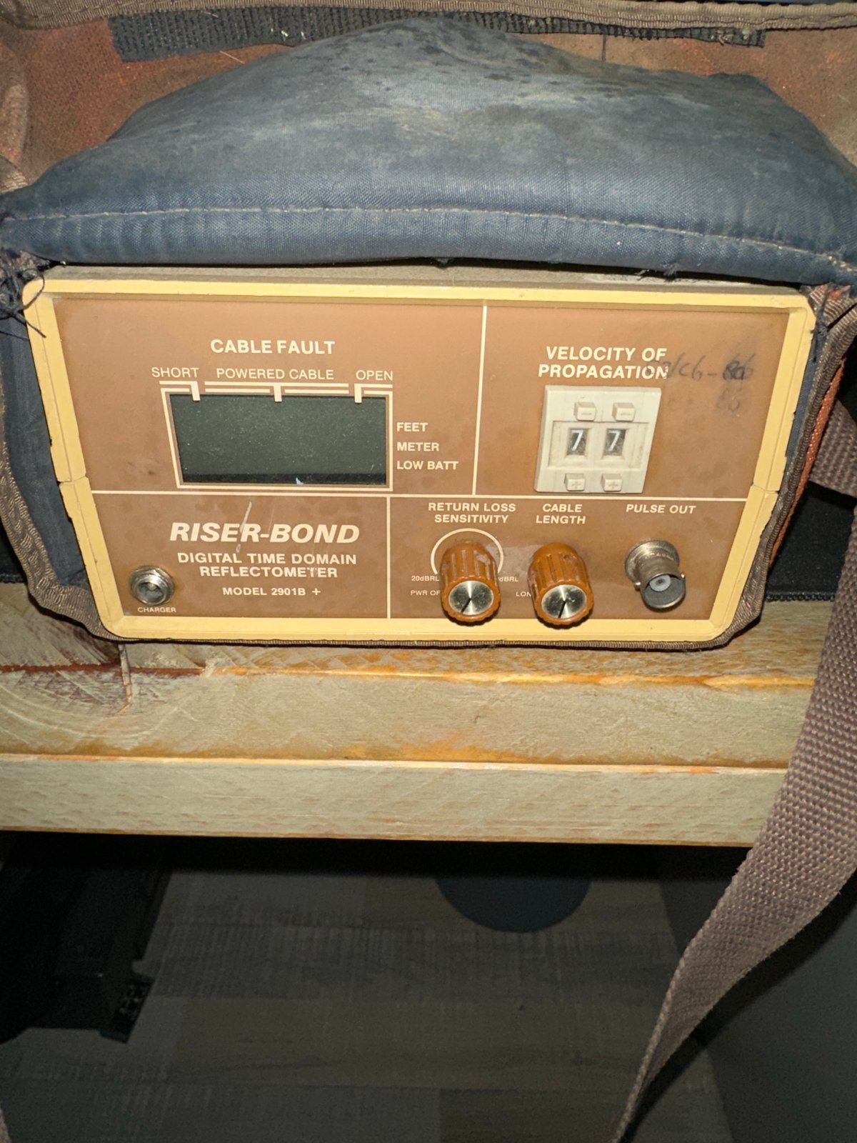 Riser-Bond Model 2901B+ Digitale TDR Kabeltester, Ophalen of Verzenden, Gebruikt, Overige meters