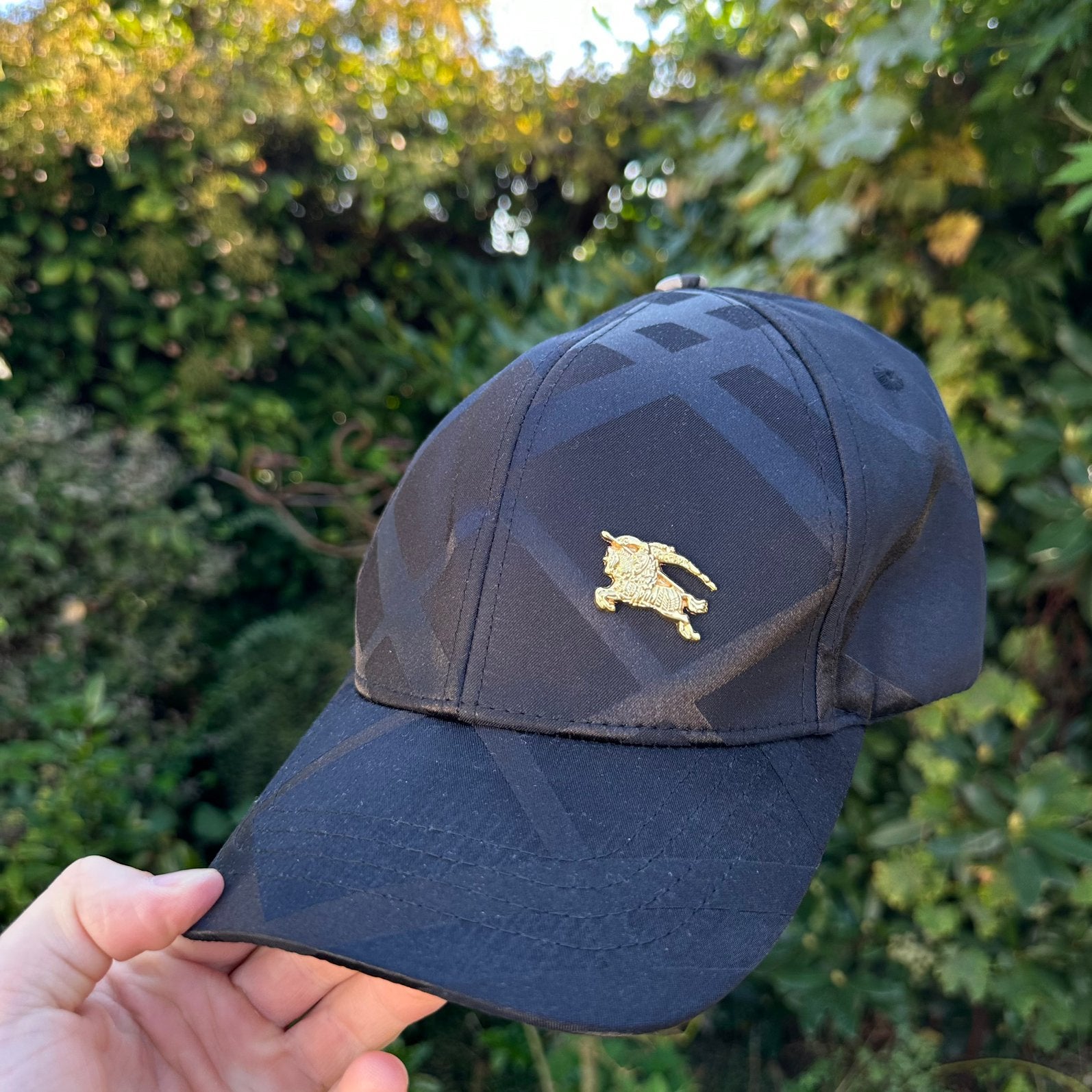 Burberry pet, Verzenden, Zo goed als nieuw
