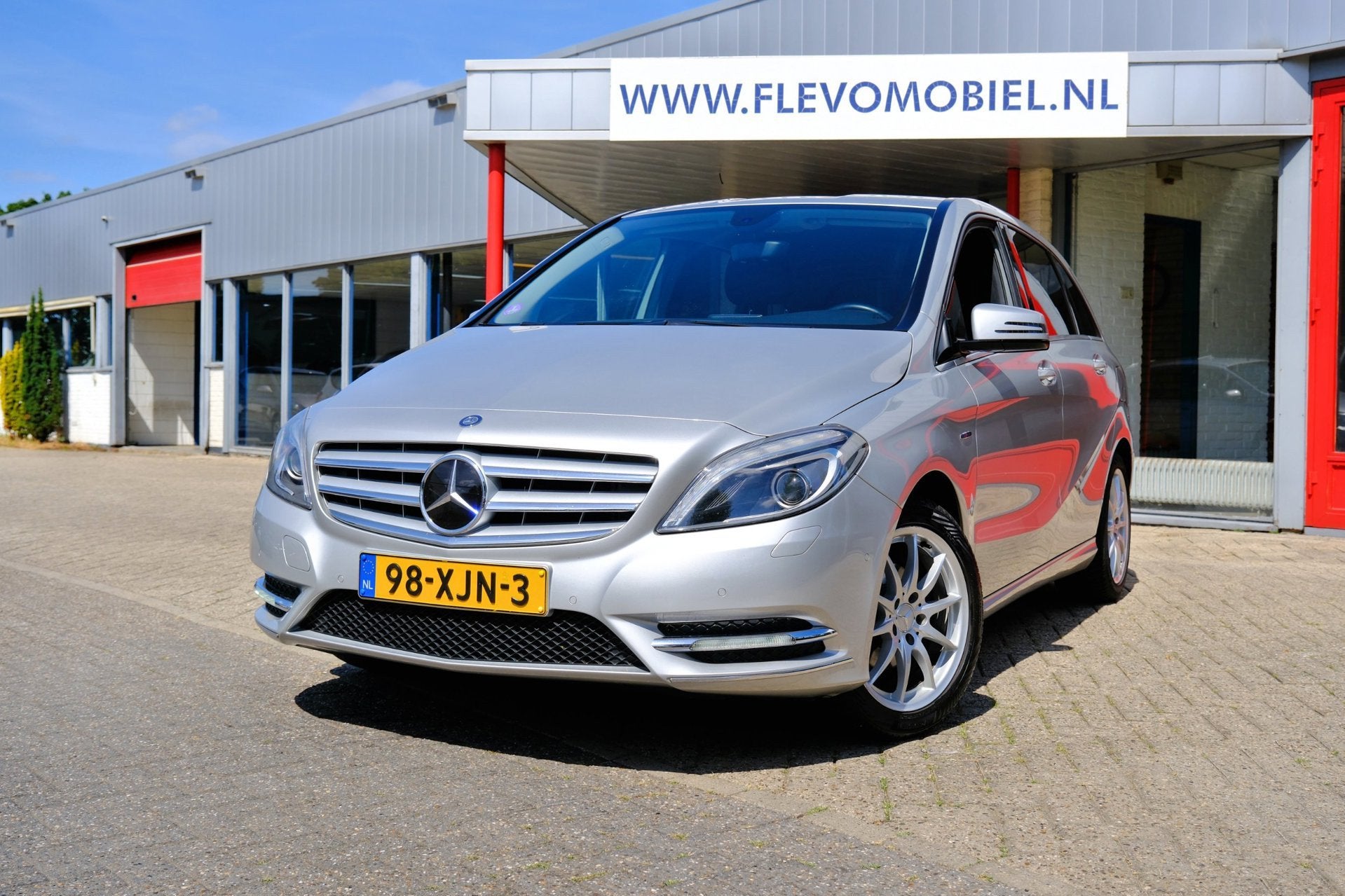 Mercedes-Benz B-klasse 180 Ambition Leder|Xenon|Navi|LMV|PDC, Voorwielaandrijving, Euro 5, Gebruikt, 1295 kg