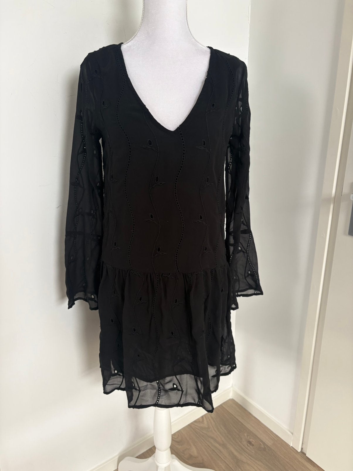 Zwart ALIX the Label jurkje - maat S, Zwart, Ophalen of Verzenden, Zo goed als nieuw, Maat 36 (S)