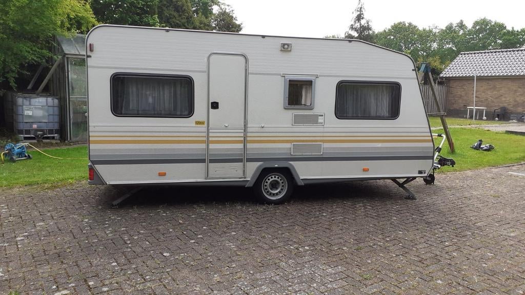 Caravan Knaus Südwind, Rondzit, Dwarsbed, 750 - 1000 kg, Particulier