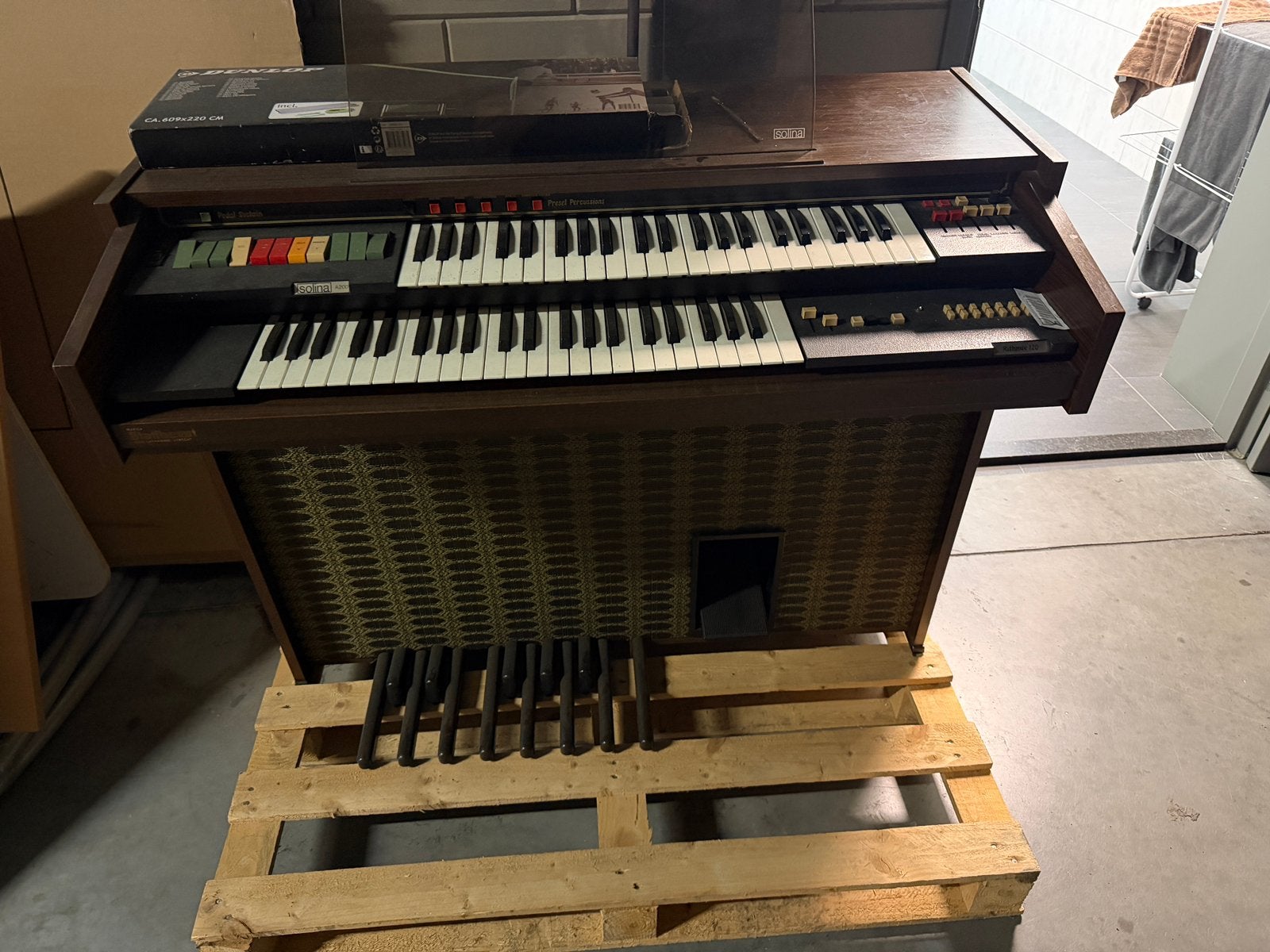 Gratis orgel Eminent Solina, Muziek en Instrumenten, Ophalen, Gebruikt, 2 klavieren, Orgel