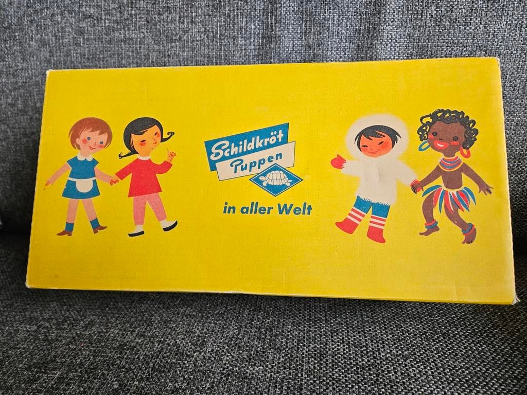 Vintage Schildkröt Poppen in aller Welt - Uschi, Verzamelen, Poppen, Ophalen of Verzenden, Zo goed als nieuw, Overige typen