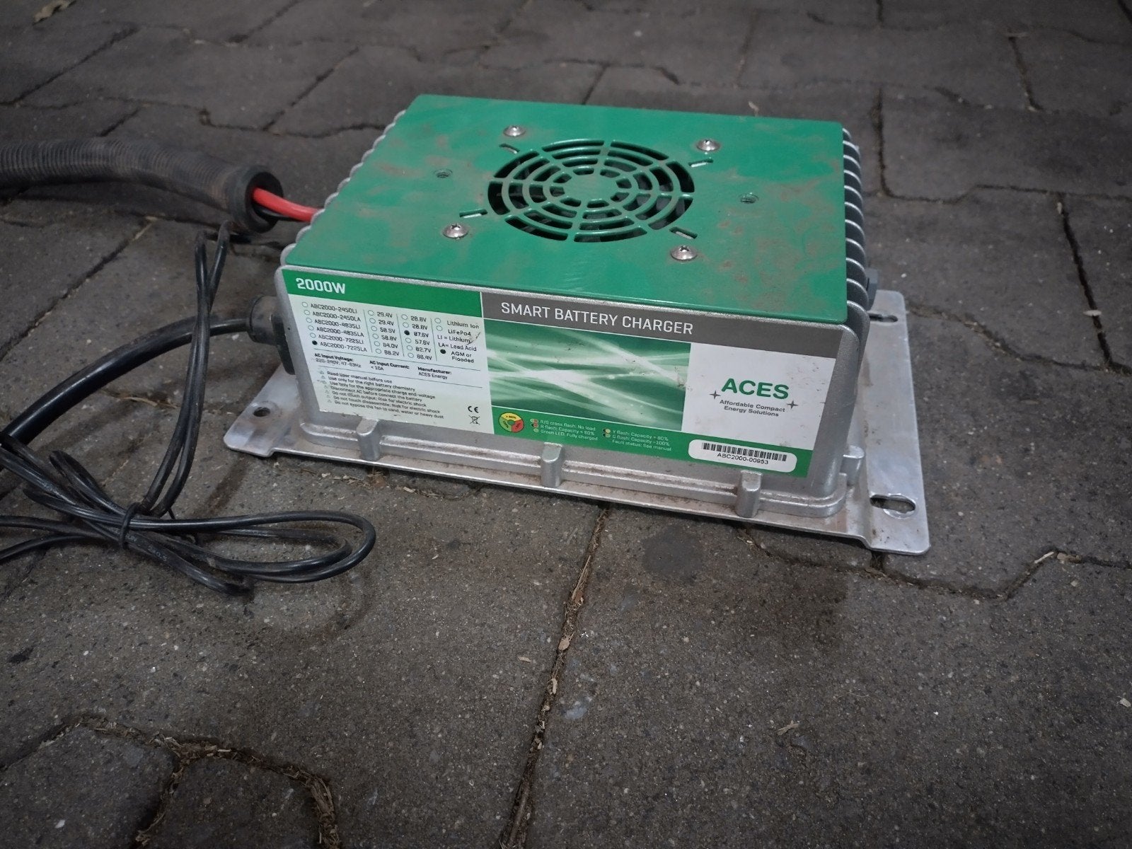 Aces 72V acculader 25A loodaccu AGM 2000watt, Computers en Software, Ophalen of Verzenden, Zo goed als nieuw