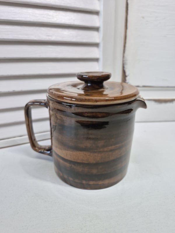Volendams bruin aardewerk,  theepot, Gebruikt, ., Ophalen of Verzenden, Overige stijlen